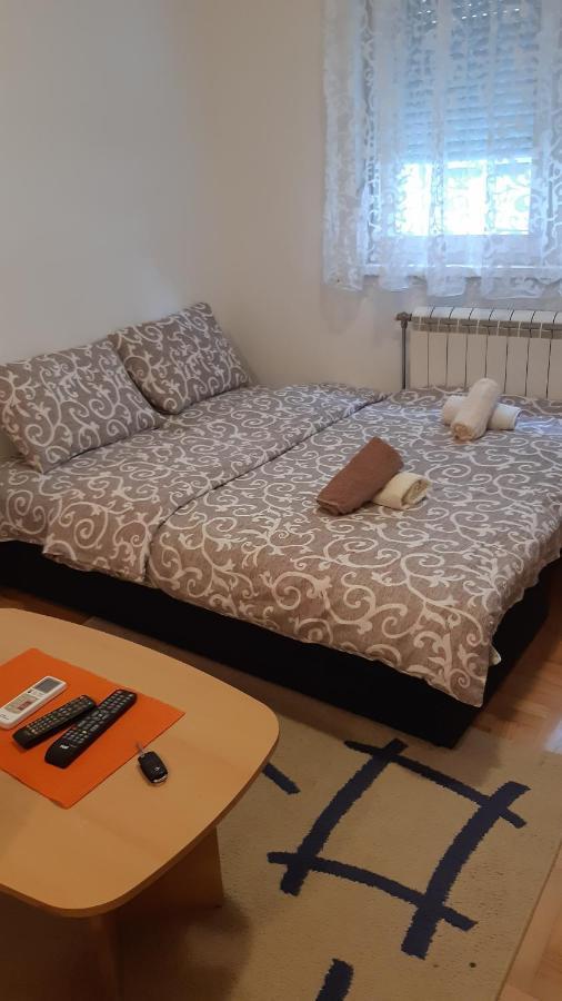 Apartamento Sirmijum Hause Sremska Mitrovica Exterior foto